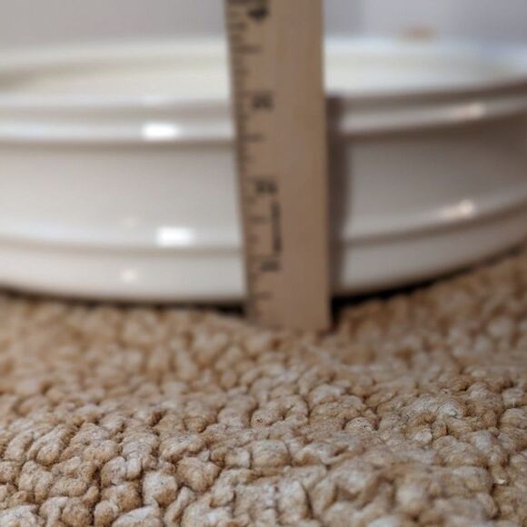 Vintage Made in USA White 11" Round Baking Casserole Dish with Handles and Lid - Picture 9 of 10